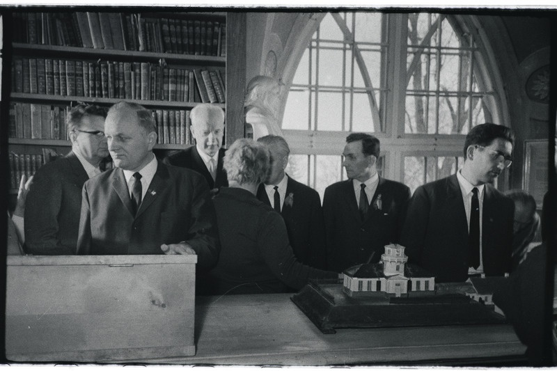 Saksa DV valitsus Tartu ülikoolis 1966. a. Vastuvõtt rektoraadis ja külaskäik teaduslikku raamatukokku