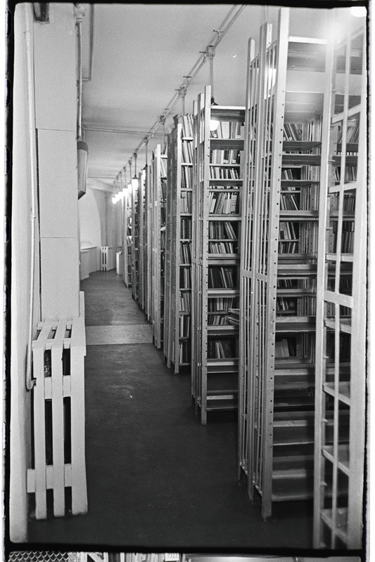 Tartu ülikooli teadusliku raamatukogu remont-kolimine. Uus osakond alumisel korrusel. 1965. a.