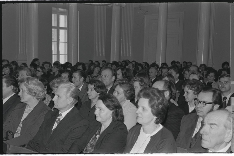 Tartu ülikooli keemiaosakonna 30. juubel 1977. a. Ivan Kondakovi bareljeefi avamine