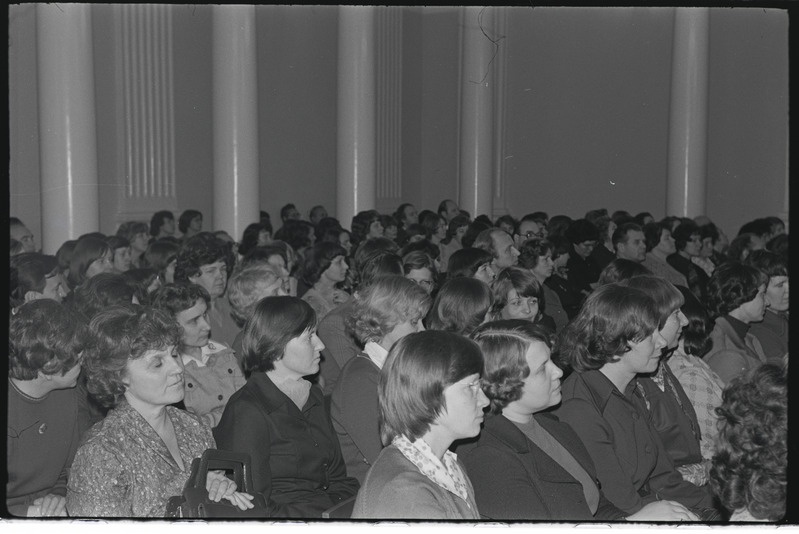 Tartu ülikooli keemiaosakonna 30. juubel 1977. a. Ivan Kondakovi bareljeefi avamine