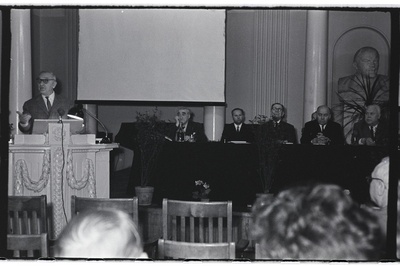 Üleliiduline kirurgide konverents Tartu ülikooli aulas 1965. a.  similar photo