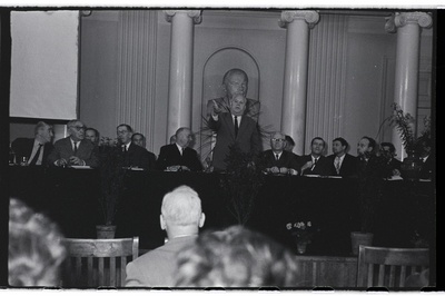 Üleliiduline kirurgide konverents Tartu ülikooli aulas 1965. a.  similar photo