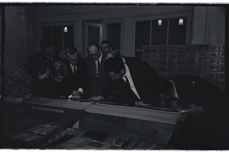 Saksa DV valitsus Tartu ülikoolis 1966. a. Vastuvõtt rektoraadis ja külaskäik teaduslikku raamatukokku