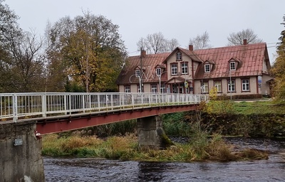 Photo bridge in Põltsamaa Citizens Club house rephoto