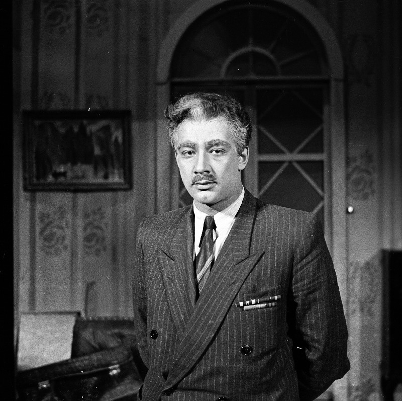 Stseen lavastusest Kaotatud kodu Riikliku Teatriinstituudi üliõpilaste esituses.