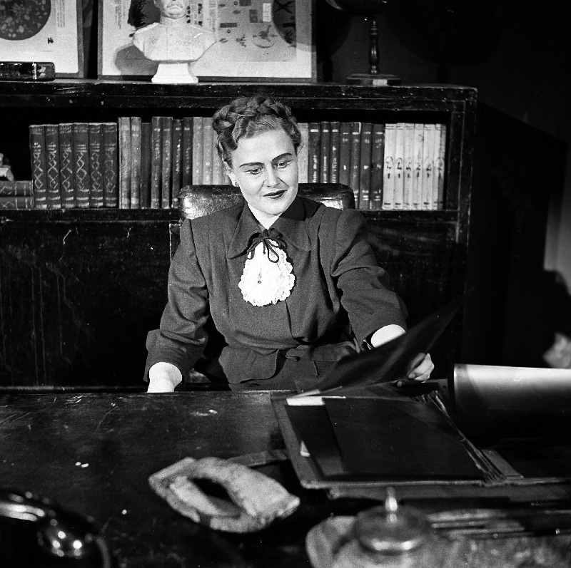 Stseen lavastusest Kaotatud kodu Riikliku Teatriinstituudi üliõpilaste esituses.