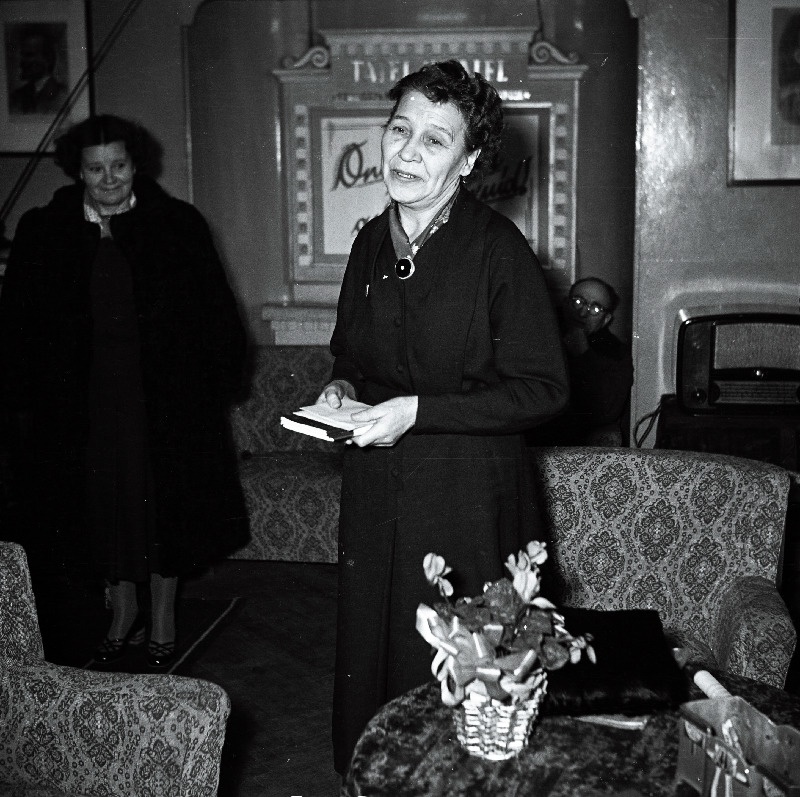 V. Kingissepa nimelise TR Draamateatri näitleja Selma Tali pensionile saatmine.
