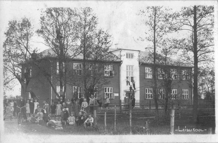 Leisu koolimaja