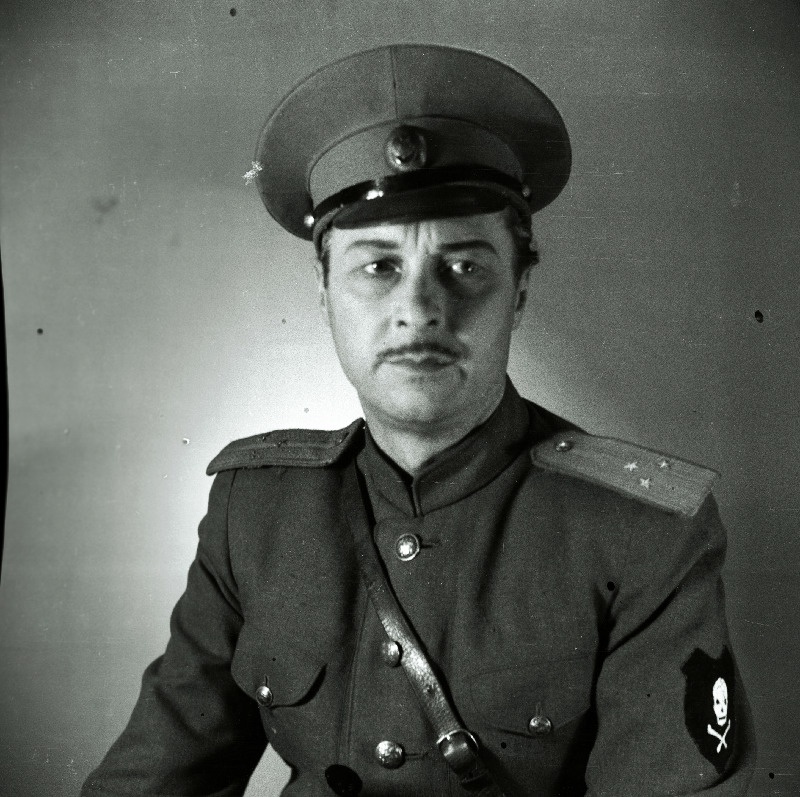 Näitleja Ants Eskola Mihhail Jarovoi osatäitjana K. Trenjovi näidendis Lubov Jarovaja.