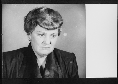 Näitleja Meta Luts Dorise osatäitjana  A. Jakobsoni dramaatilises satiiris Šaakalid.  duplicate photo