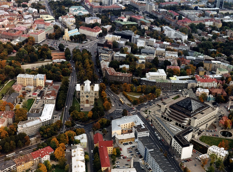 Aerofoto: esiplaanil Kaarli pst ja Rahvusraamatukogu