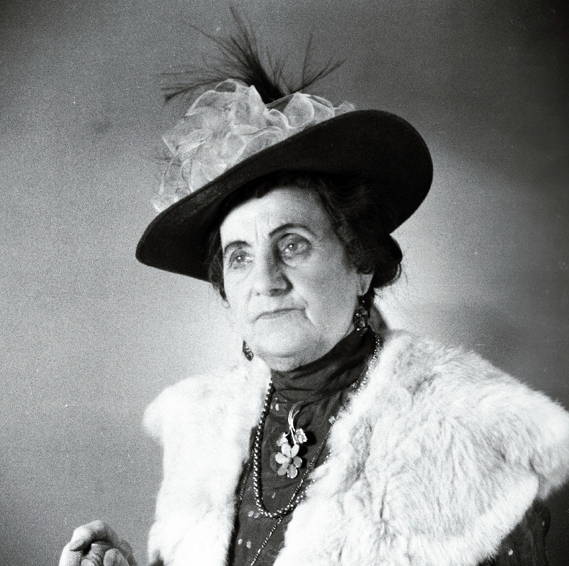 Stseen K. Trenjovi näidendist Ljubov Jarovaja. Paruniproua - Eesti NSV teeneline kunstnik Anna Tamm.