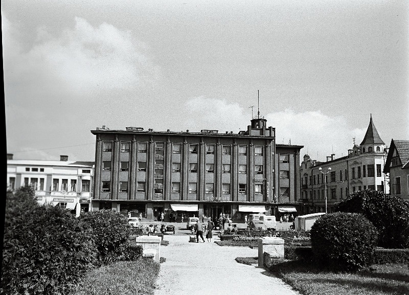 Vaade keskväljakule Viljandis.