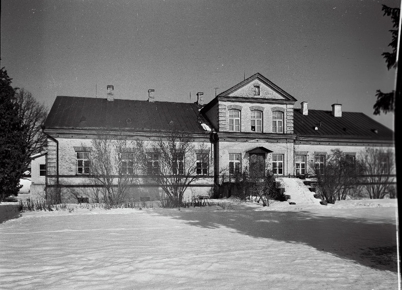 Adavere mõisa härrastemaja.