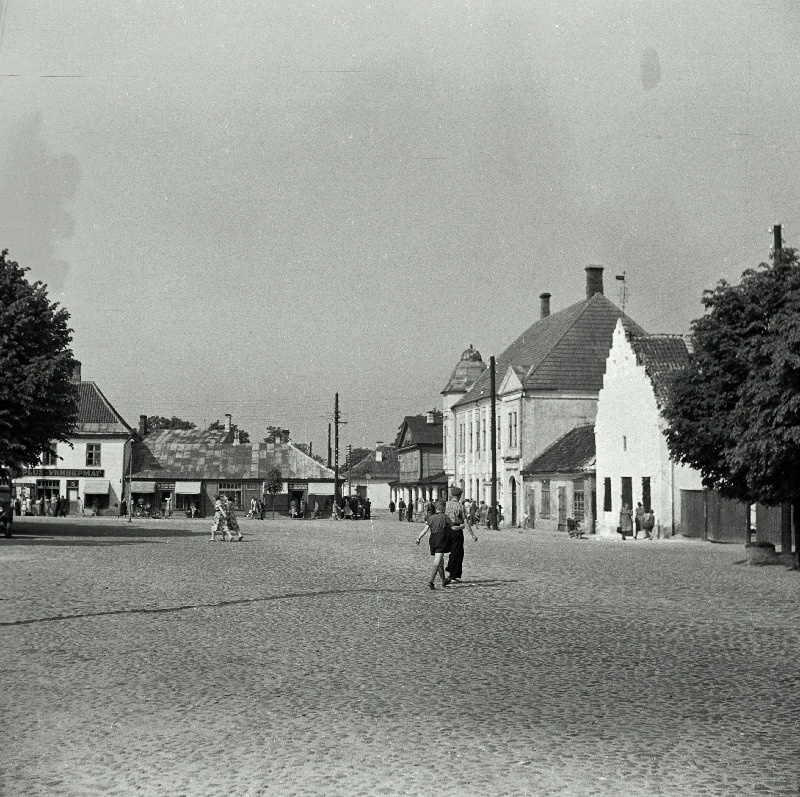 Vaade Kingissepa linna keskväljakule.