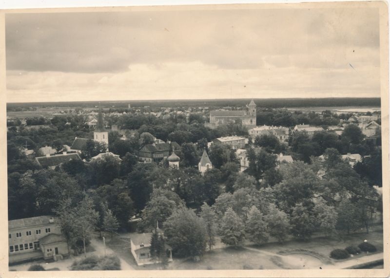 Foto. Juuli Martinsoni kogu. Vaade Haapsalule linnulennult mere poolt, esiplaanil Nikolai park. 1938.