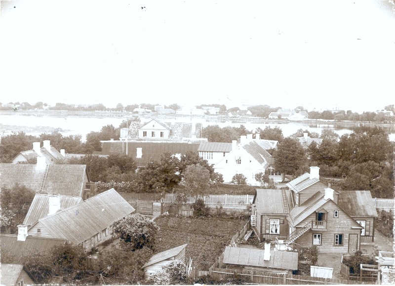 Foto. Haapsalu vaade linnulennult Kastininalt Tagalahele. 19. saj lõpust.