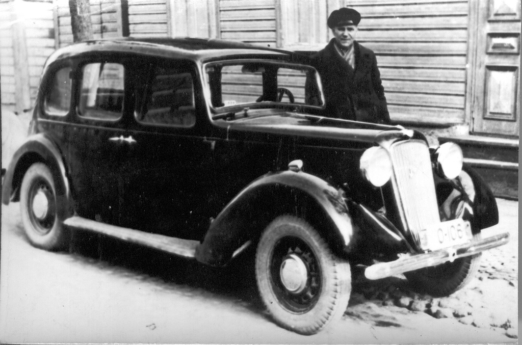 Foto (negatiiviga) Võru takso Austin 0-106 1938.a.