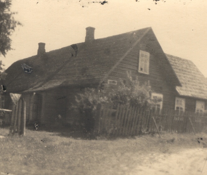 Foto.Meremäe valla Puista Algkool, otsavaade.