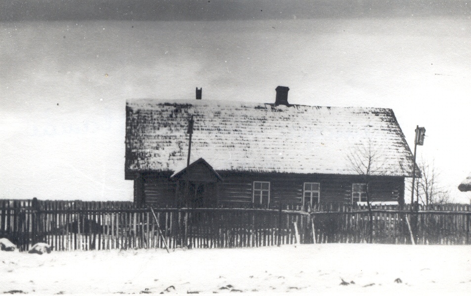 Foto. Mikitamäe MTK III klass eramajas