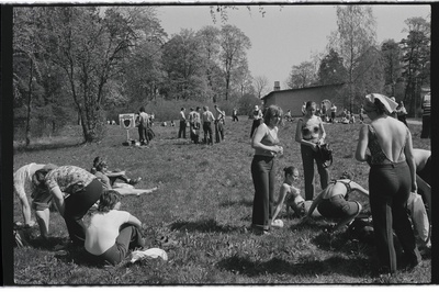 Tartu ülikooli spordipäev Luunjas. 16. mai 1976. a.  similar photo