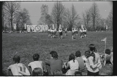 Tartu ülikooli spordipäev Luunjas. 16. mai 1976. a.  similar photo