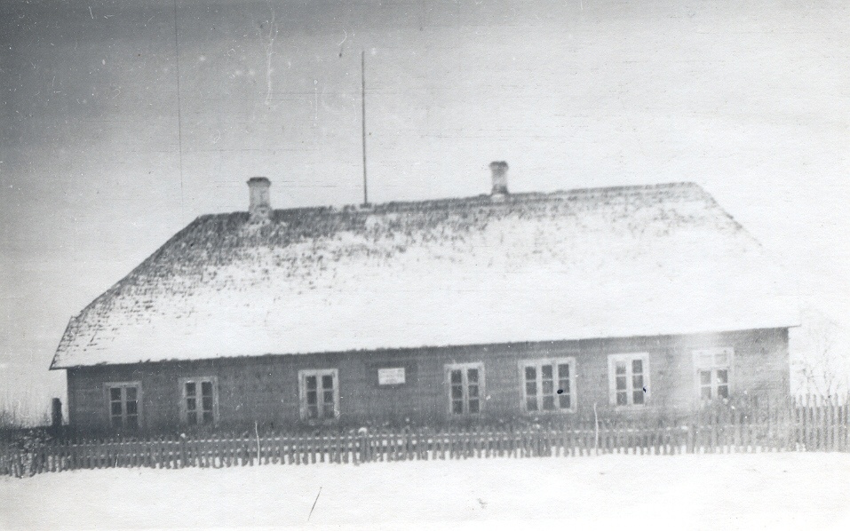 Foto. Joosu  7-kl. Kooli hoone