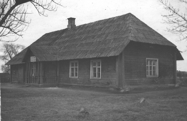 Foto. Tüütsmäe Algkool Lasvas, nurgavaade.