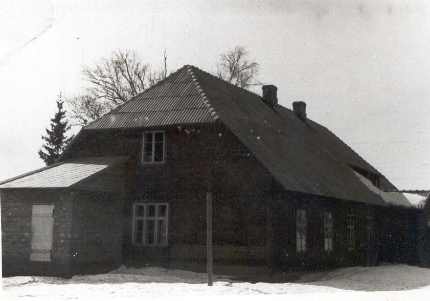 Foto. Navi koolimaja Võru k/n.Otsmine vaade.