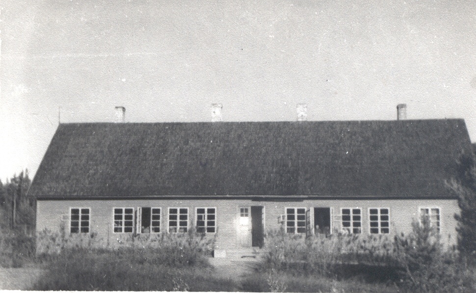 Foto. Peetri 7-kl. Kooli koolimaja, esikülg.
