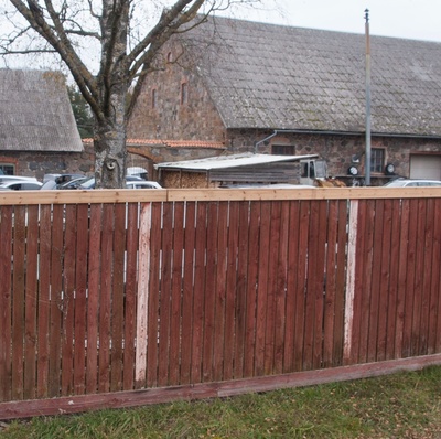 Vaade Pärnu rajooni Tori näidissovhoosi hobusetallidele. rephoto