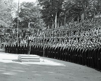 Vaade laululavale Viljandis toimunud meeste laulupäeva ajal.  similar photo