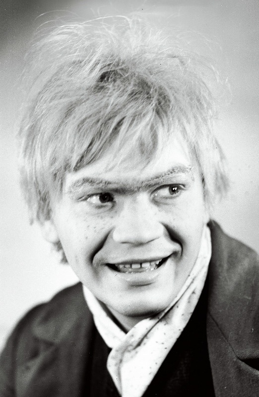 Jaanus Orgulas Joosep Tootsi osas Kevade dramatiseeringus O. Lutsu samanimelise jutustuse järgi.