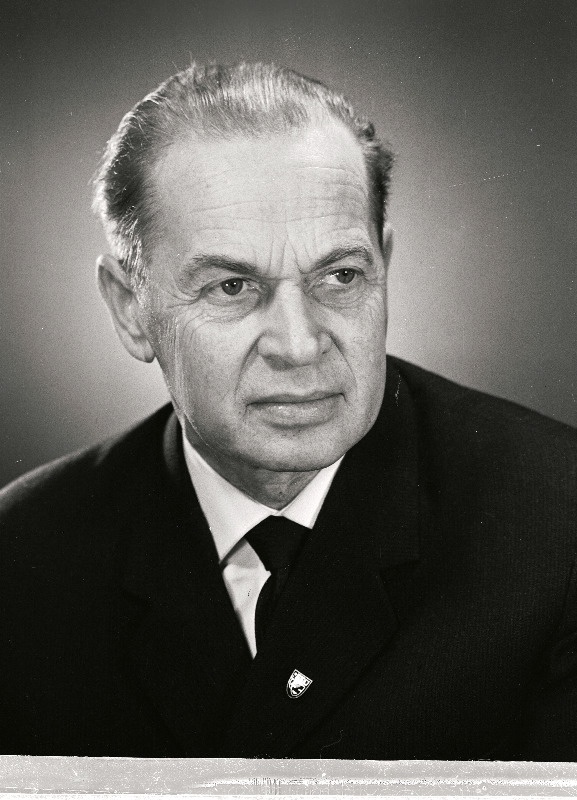 V.Kingissepa nimelise TRA Draamateatri dekoraator Voldemar Peil.