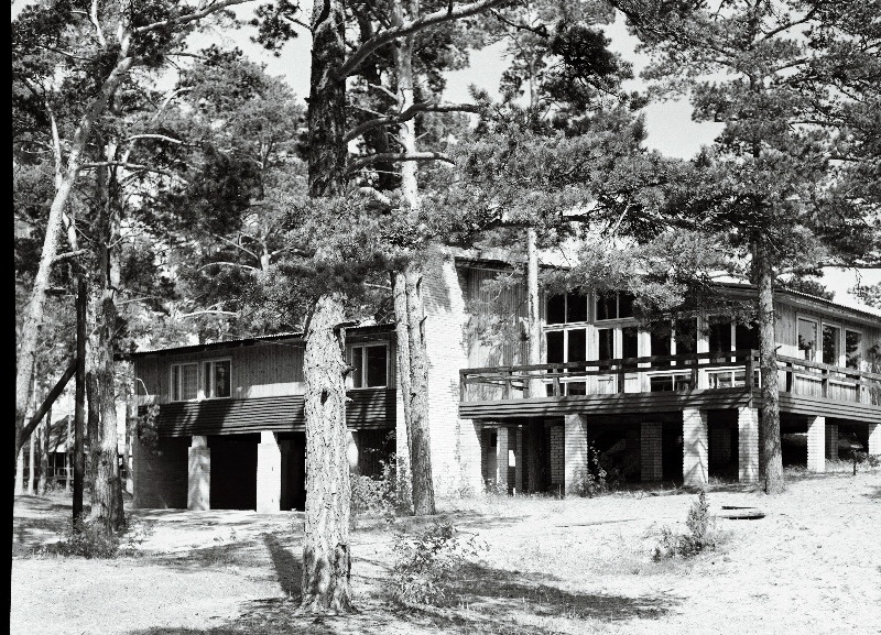 Vinni Näidissovhoostehnikumi puhkemaja Peipsi järve ääres Rannapungerjal, (avatud 06.1969).