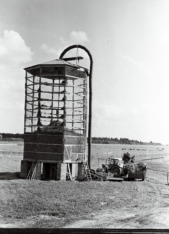 Simuna sovhoosi heinakuivatamise torn.