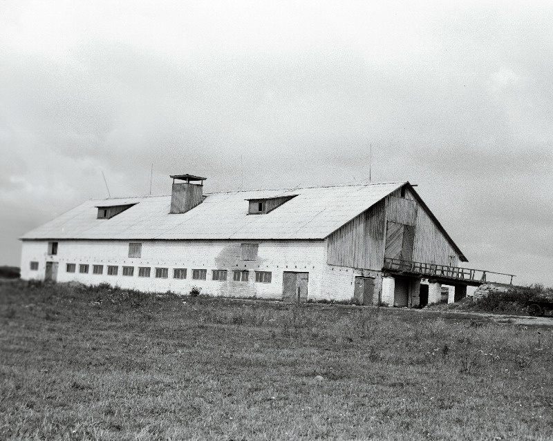 Neeruti kolhoosi veiselauda välisvaade.