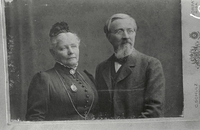 Helilooja Rudolf  Tobiase ema ja isa.  duplicate photo