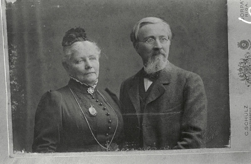Helilooja Rudolf  Tobiase ema ja isa.