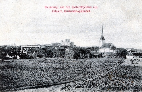 Rakvere, vaade kirikumõisa põldudelt.