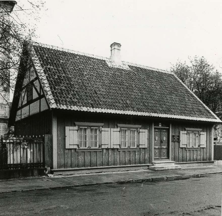 Elamu Pärnus, fassaadivaade