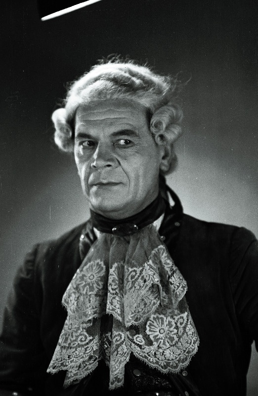 V. Kingisepa nimeise TR Draamateatri näitleja Rudolf Nuude Pravdini osas D. Fonvizini komöödias Äbarik.