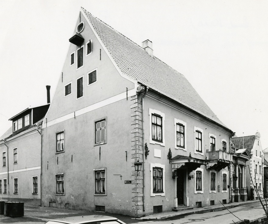 Elamu Pärnus Pühavaimu tn 8, Vaade end Heno majale