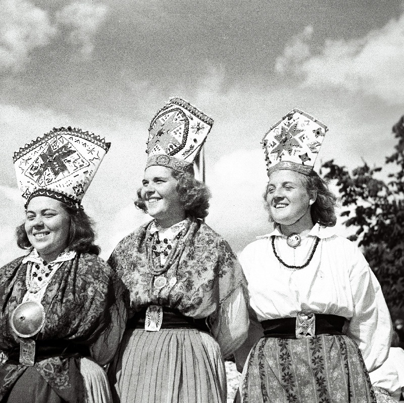 XIII üldlaulupeost osavõtjad Lauluväljakul.