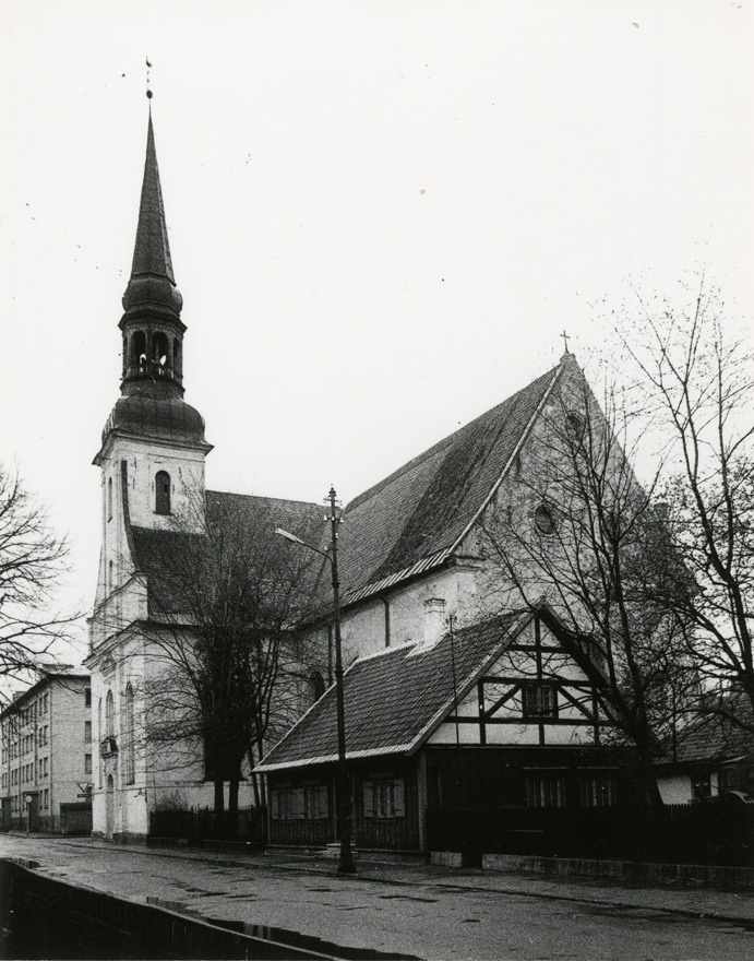 Eliisabeti kirik Pärnus, vaade hoonele