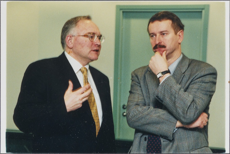 Siim Kallase ja Urmas Kaju kohtuprotsess. Advokaat Indrek Teder ja Siim Kallas kohtus.