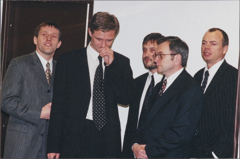 Eesti pangandustegelased Hannes Tamjärv, Aare Kilp, Priit Haller, Peeter Raidla, Jüri Mõis.