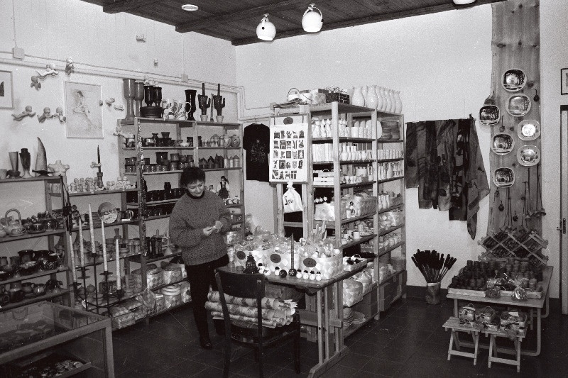 Firma “Bogapot” kunstikaupluse sisevaade.