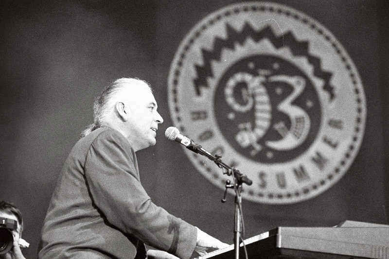 Rock Summeril ´93 Lauluväljakul esineb ansambli “Procol Harum” solist Gary Brooker.