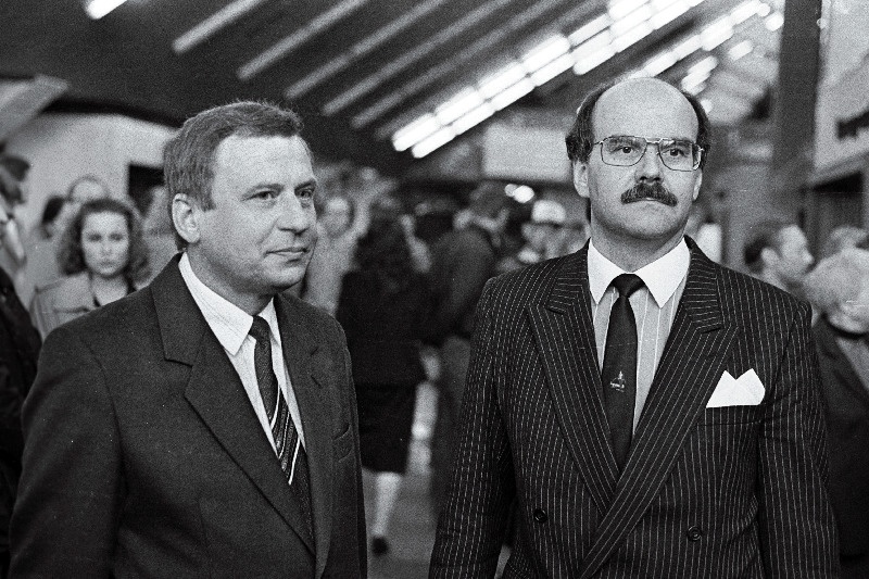 Soome Vabariigi Politsei ülemjuhataja Olli Urponen ja Eesti Vabariigi siseminister Olev Laanjärv (vasakul).